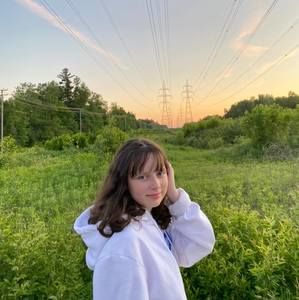 Meet your Posher, Sarah ève